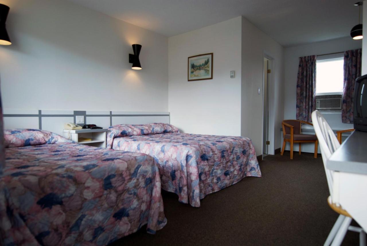 Daigle'S Motel Saint Leonard ภายนอก รูปภาพ